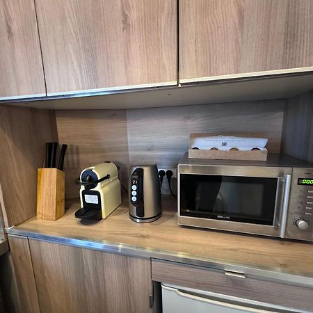 Appartement Typique Parisien Au Coeur Du Marais Exterior foto